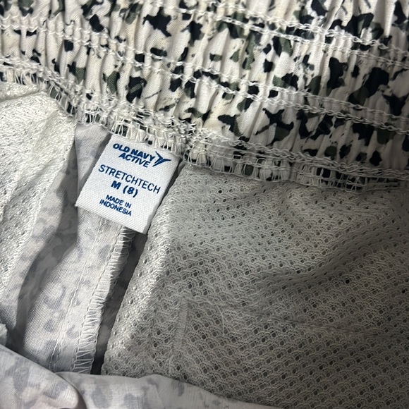 Lot of Two Old Navy Activewear Shorts Size M(8) - Picture 5 of 10